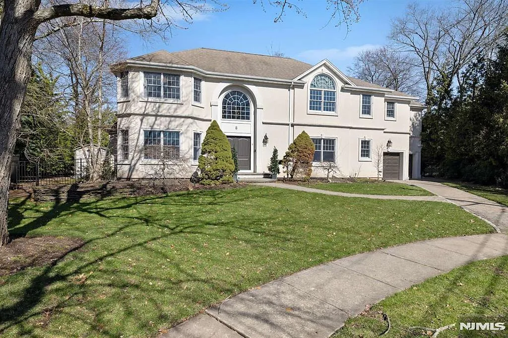 8 Wainwright Ct Closter NJ